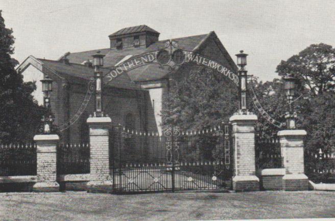 Lang PS Entrance gates